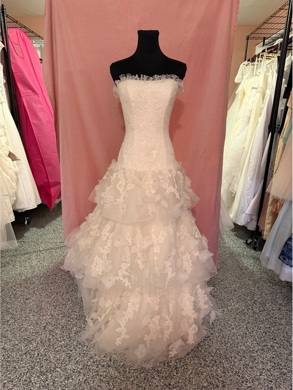 Elegant San Patrick White Lace Wedding Dress with Tiered Skirt and Train